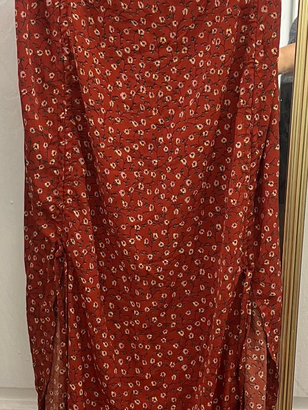 Maxi skirt with 2 open slits